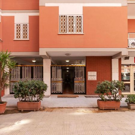 Joivy Delightful 3-Bed Flat With Balcony Apartment Rome Bagian luar foto