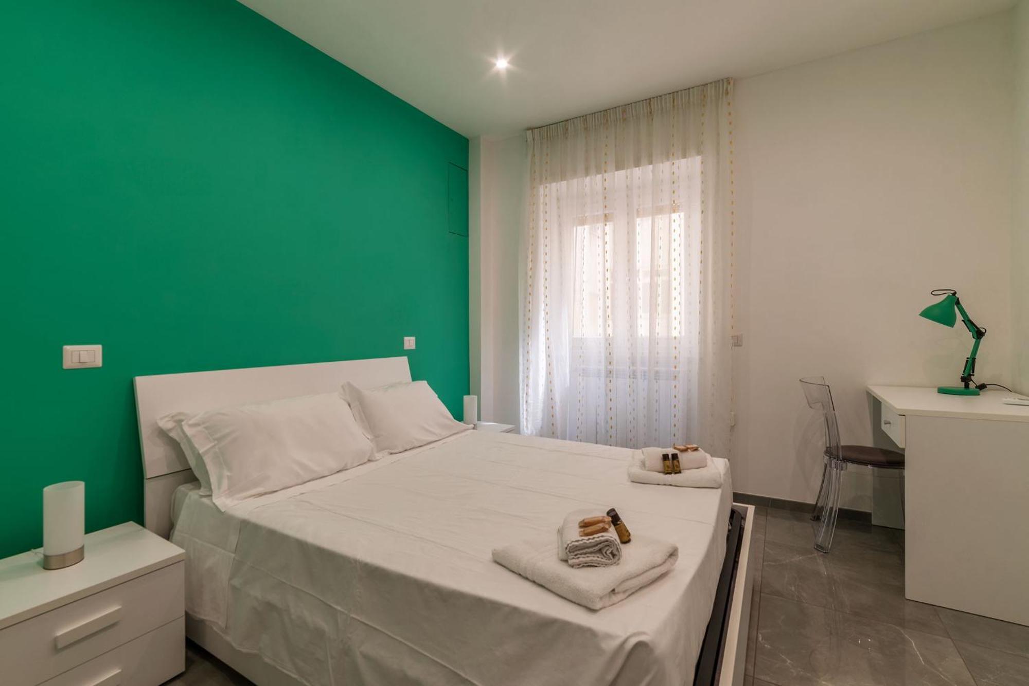 Joivy Delightful 3-Bed Flat With Balcony Apartment Rome Bagian luar foto